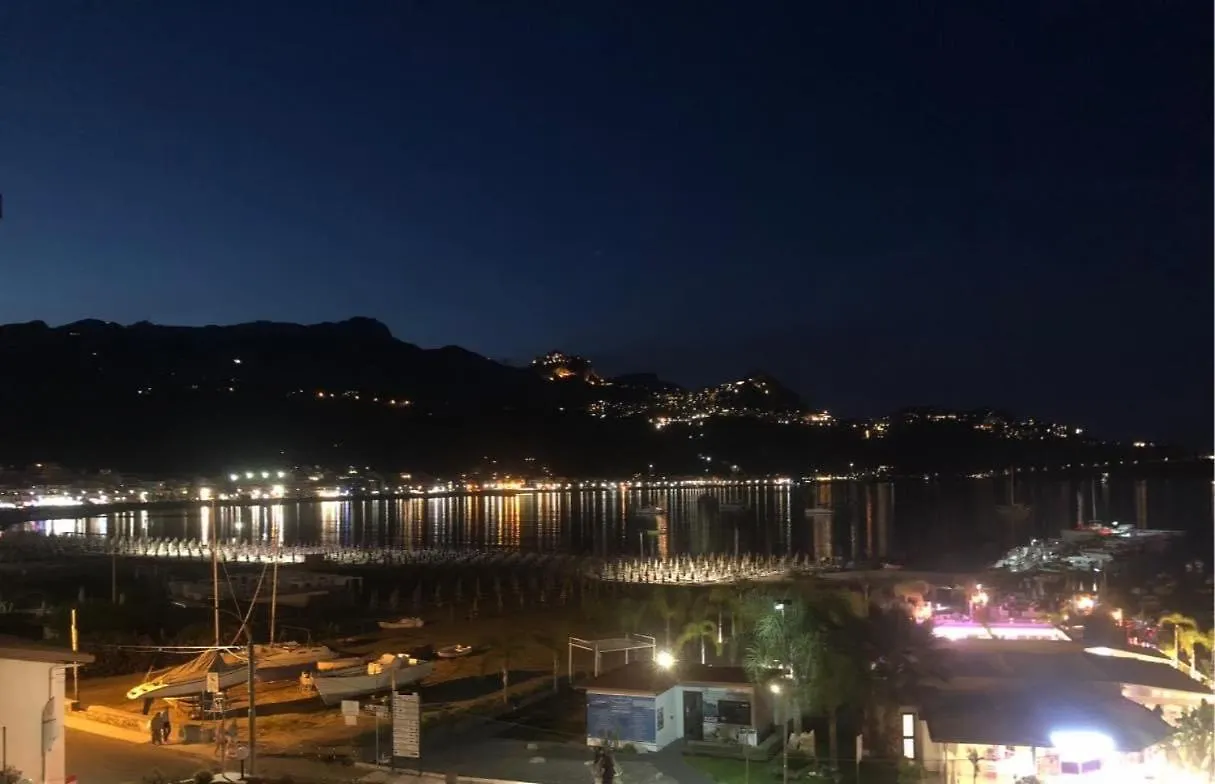 Casablu, Un Delizioso Bilocale Sulla Baia Di Naxos Apartment Giardini Naxos